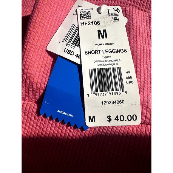 Adidas women M gym shorts new with tag - Picture 3 of 4